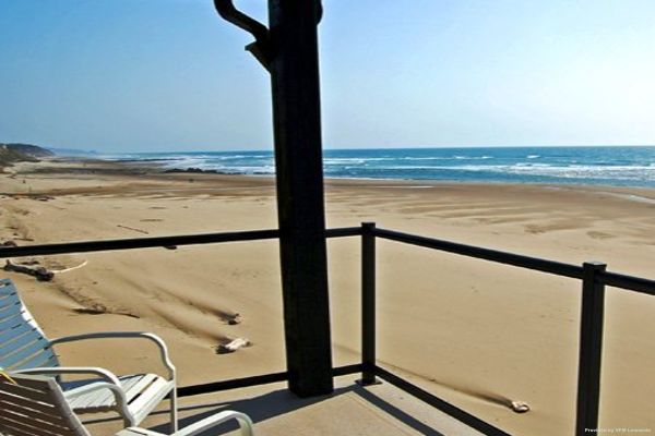 Beachfront Manor Hotel (Lincoln City)